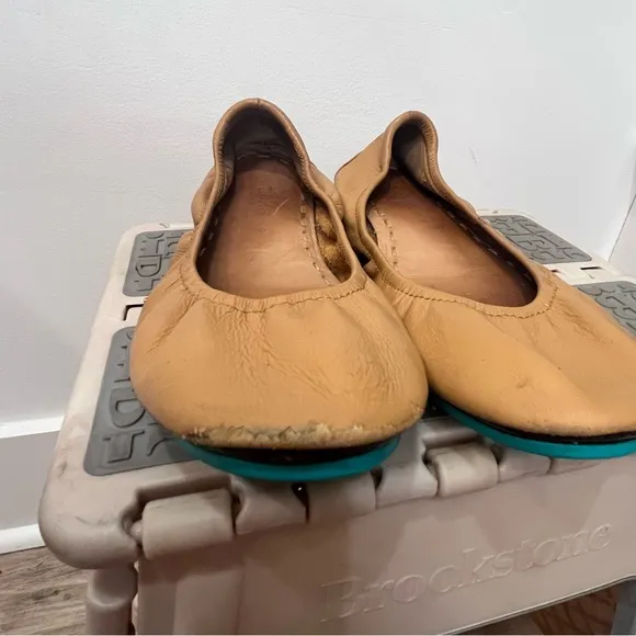 Tieks Camel Flats Size 9