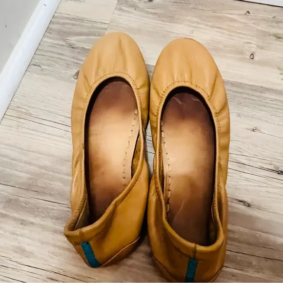 Tieks Camel Flats Size 9