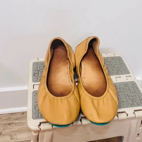 Tieks Camel Flats Size 9