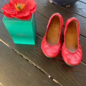 Tieks Poppy size 8