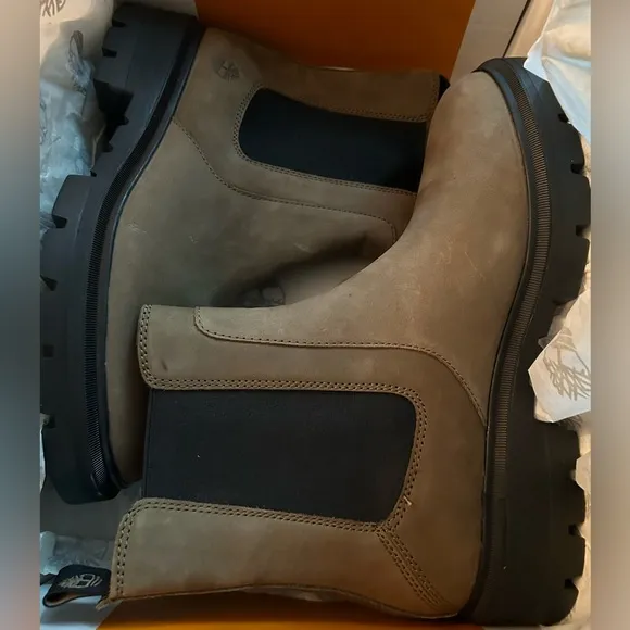 Timberland Cortina Valley Chelsea Woman’s Boots Olive Nubuck Size 10 New in Box