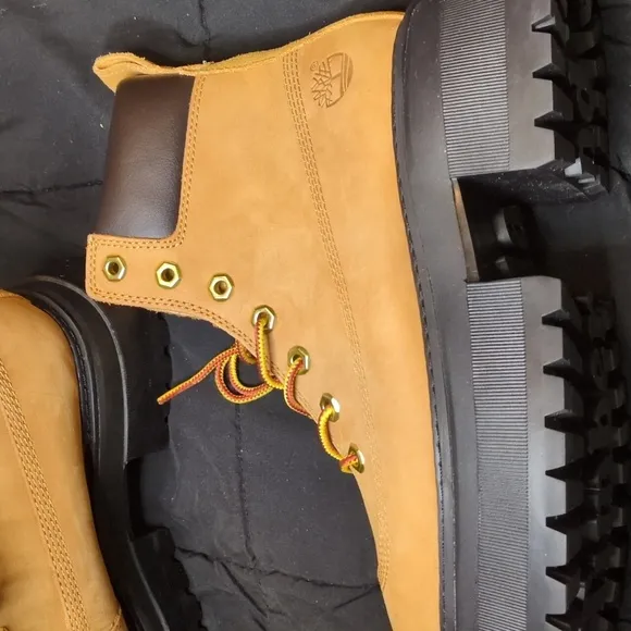 Timberland Sky 6&quot; Lace-Up Lug Sole Platform Boots BNWOB Size 7.5