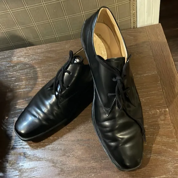 Tod’s Black Leather Lace Up Flats, 38.5 (US 8.5)