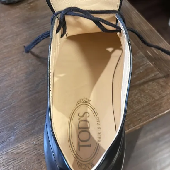 Tod’s Black Leather Lace Up Flats, 38.5 (US 8.5)