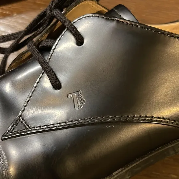Tod’s Black Leather Lace Up Flats, 38.5 (US 8.5)