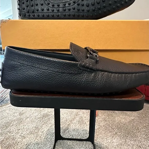 Tod's Gommino Italian pebbled leather driving loafers Size 9