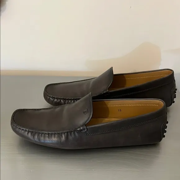 Tod's Tan Leather Shoes