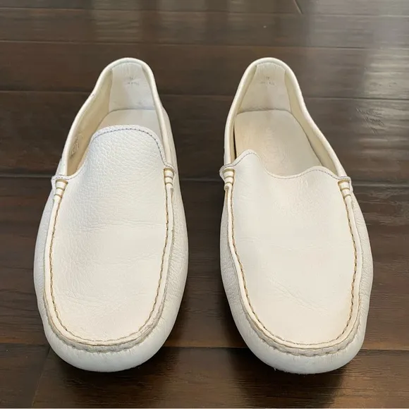 Tod’s white leather driving moccasin loafers men’s size 8 USA size fits 9