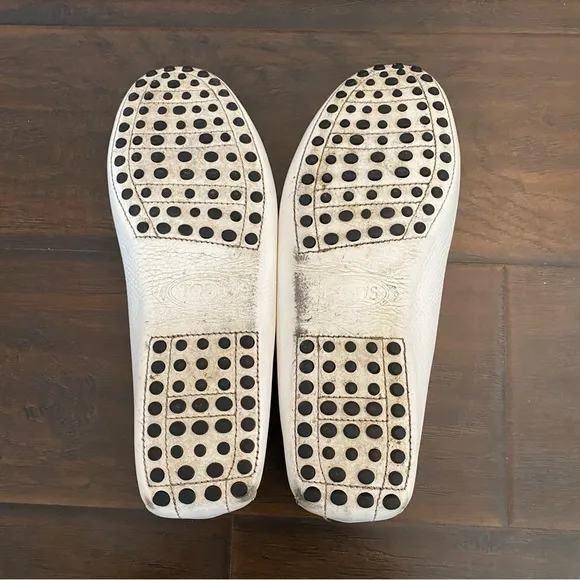 Tod’s white leather driving moccasin loafers men’s size 8 USA size fits 9