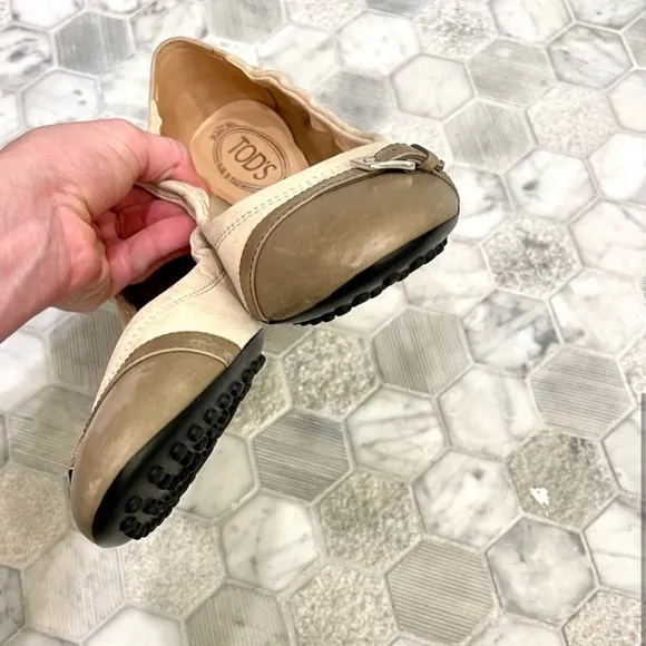 Tods Women’s Patent Leather Cap Toe Buckle Ballet Flats Beige Tan Size 8