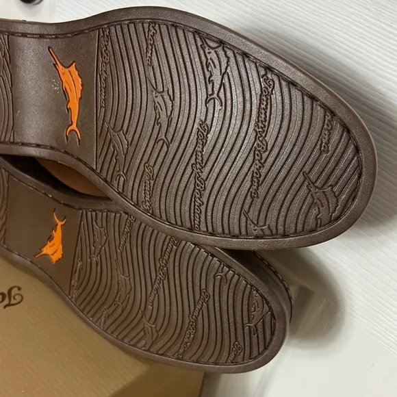 Tommy Bahama Brooks Bay Brown Loafers Slip-Ons Classic Moccasin Design Wood sz 8