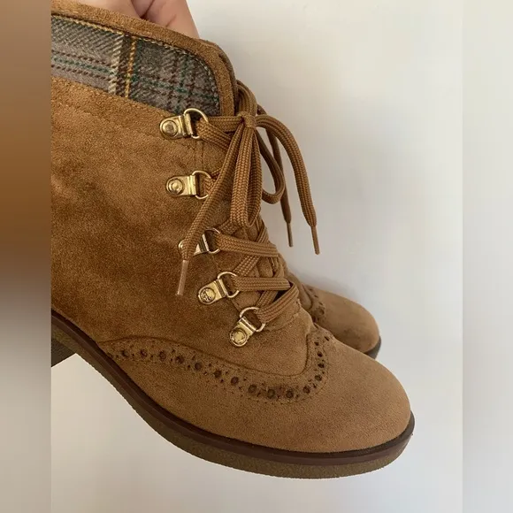 Tommy Hilfiger - Tan Suede Lace Up Combat Boots - Size 6.5
