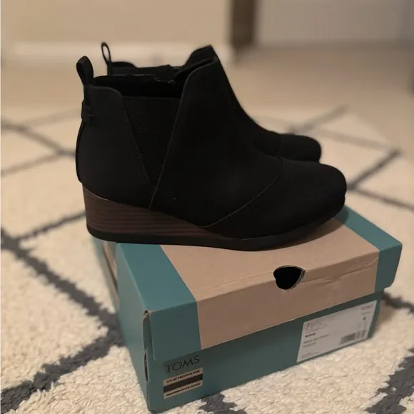 Toms Black Chelsea Boots Suede Slip-On