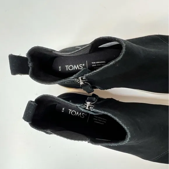 TOM’S Black suede high top platform sneakers‎ size 9