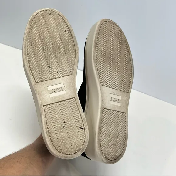 TOM’S Black suede high top platform sneakers‎ size 9