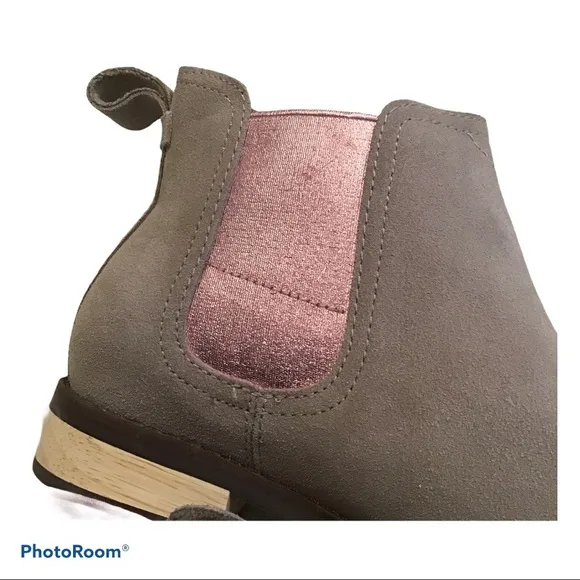 Toms Ella Chelsea Taupe Suede Ankle Boots