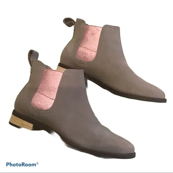 Toms Ella Chelsea Taupe Suede Ankle Boots