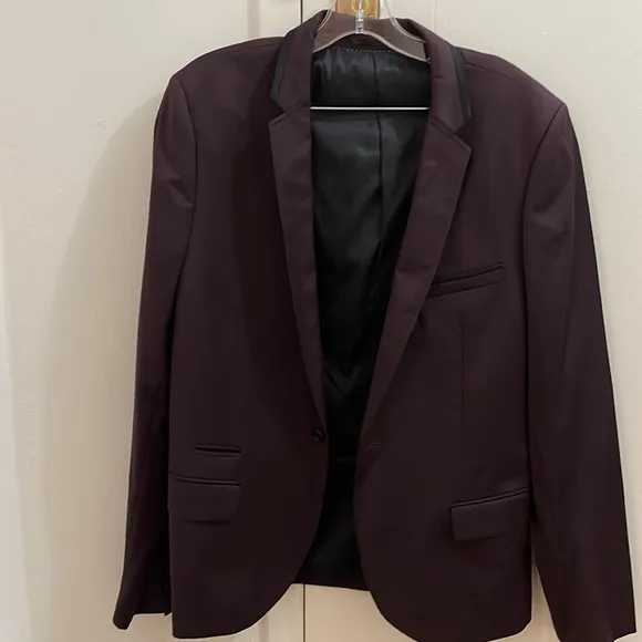 Topman burgurdy suit jacket with black collar detail mens size 42 fits small