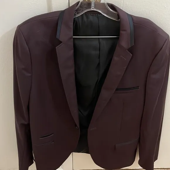 Topman burgurdy suit jacket with black collar detail mens size 42 fits small