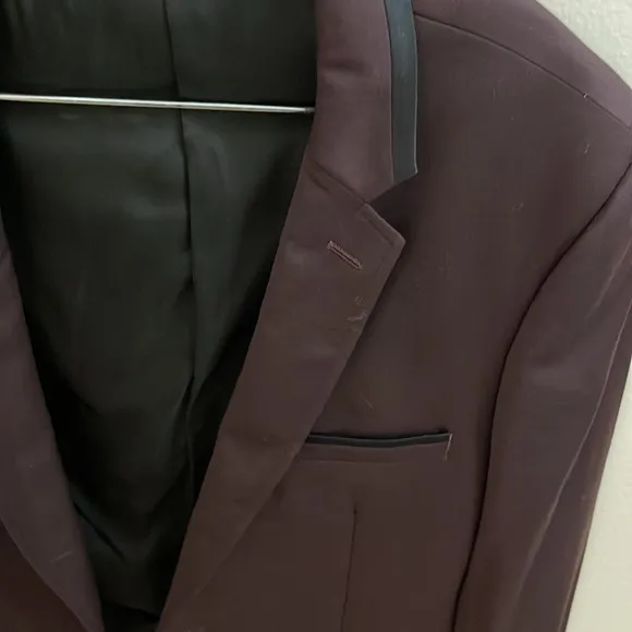 Topman burgurdy suit jacket with black collar detail mens size 42 fits small