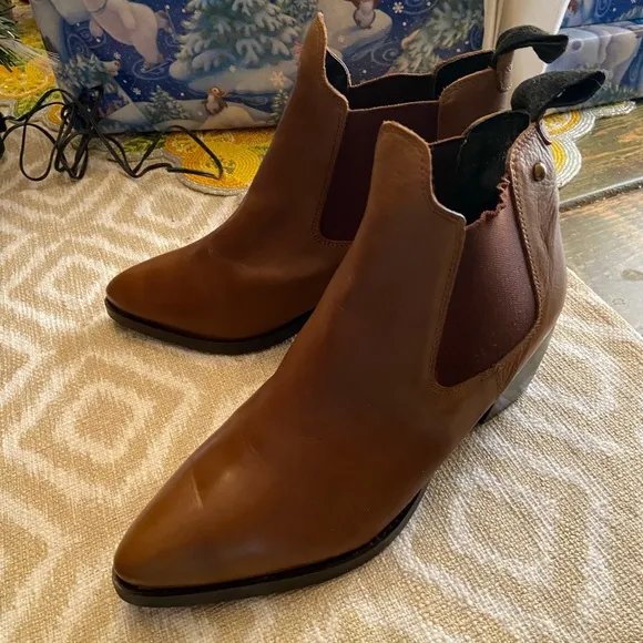Topshop Brown Leather Chelsea Heeled Bootie