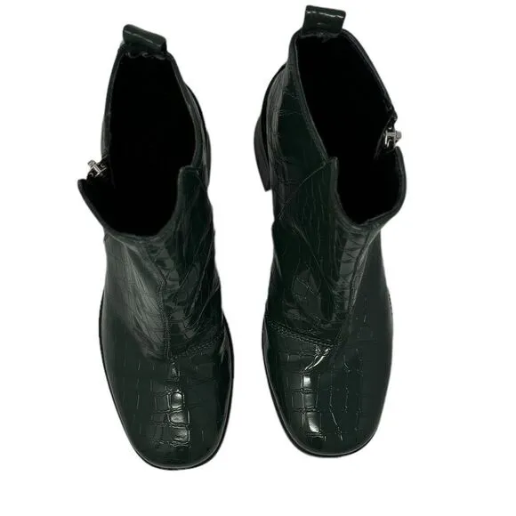 TopShop. Green Croc Embossed Chelsea Boots Y2K Women's Size 6.