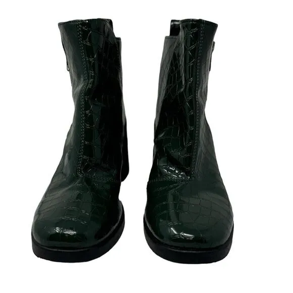 TopShop. Green Croc Embossed Chelsea Boots Y2K Women's Size 6.