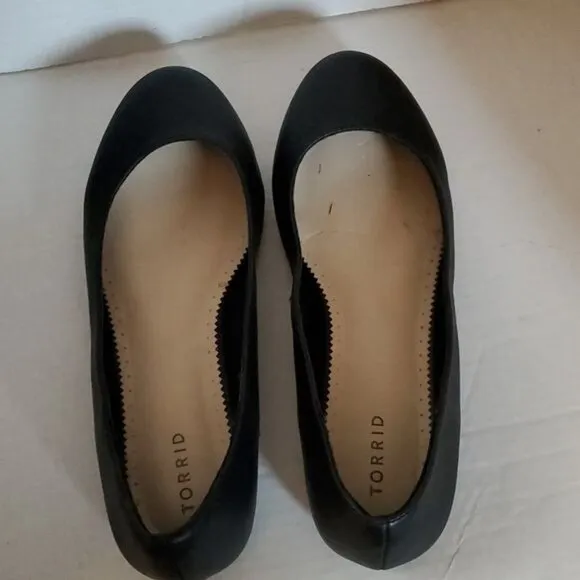 Torrid Flats Shoes Black Vegan Leather Ballet Flat Almond Toe Women's WOMAN'S 11