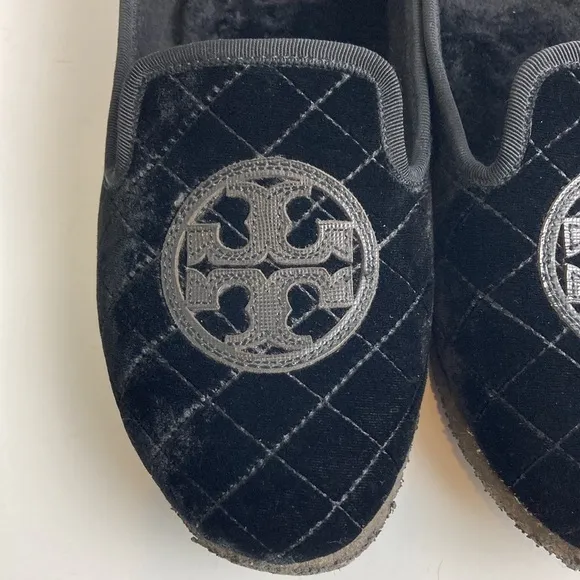 Tory Burch Billy Black Quilted Velvet Fur Loafers Crepe Sole Slippers Size 9