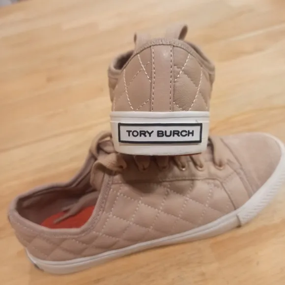 Tory Burch Bryant Sneakers Beige Quilted Leather Size 6