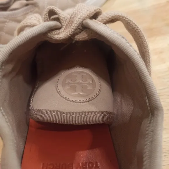 Tory Burch Bryant Sneakers Beige Quilted Leather Size 6