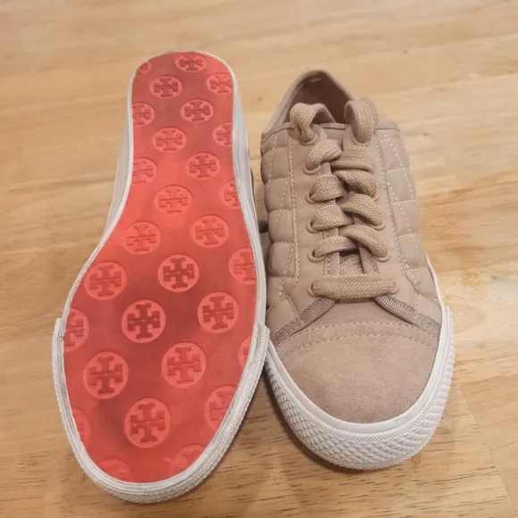 Tory Burch Bryant Sneakers Beige Quilted Leather Size 6