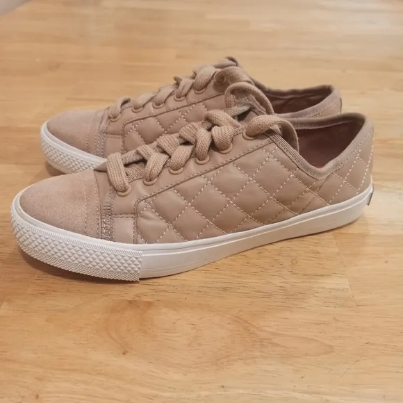 Tory Burch Bryant Sneakers Beige Quilted Leather Size 6