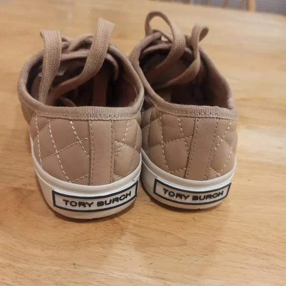Tory Burch Bryant Sneakers Beige Quilted Leather Size 6