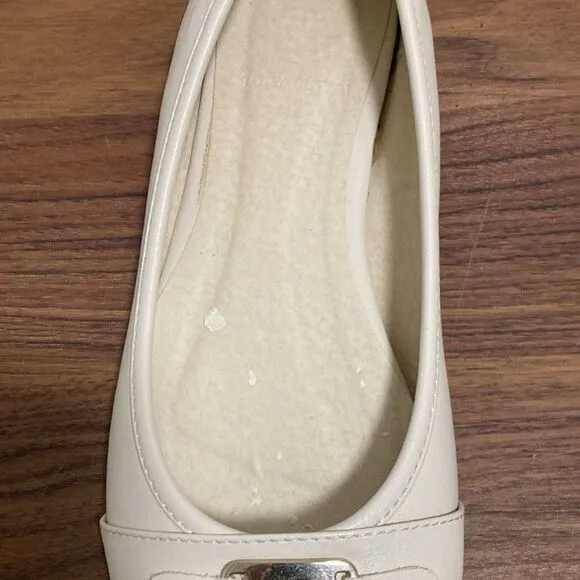 Tory Burch Cline Buckle Logo Woman’s’ Ballet Flats. Off White, Gold-tone Logo.