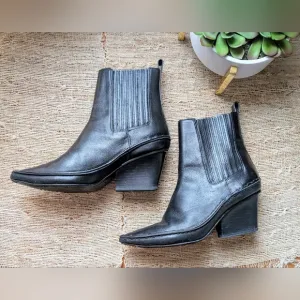 Tory Burch Lila Chelsea Genuine Leather Western Ankle Booties (Size 6)