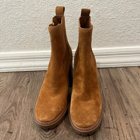 Tory Burch Lug Sole Chelsea boots