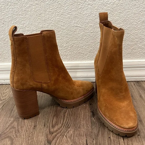Tory Burch Lug Sole Chelsea boots