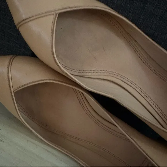 Tory Burch Nicki Pointed Toe Maison Leather Flats Light Oak Tan Gold Heel Size 8