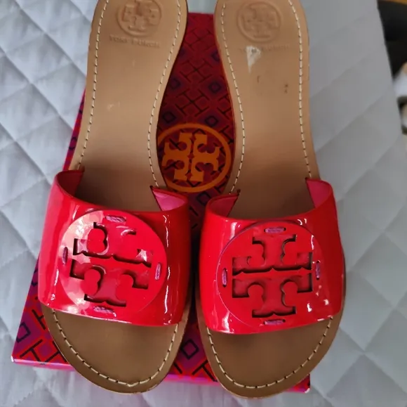 Tory Burch Pink Patent Leather Slip On Sandals Size 10