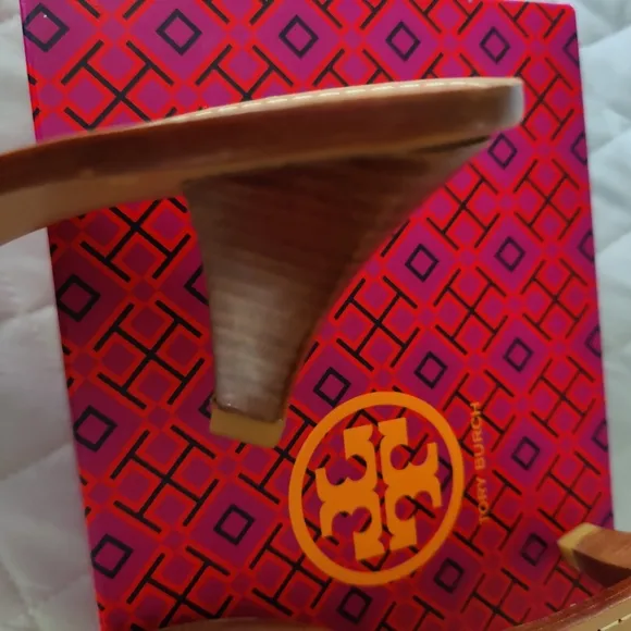 Tory Burch Pink Patent Leather Slip On Sandals Size 10