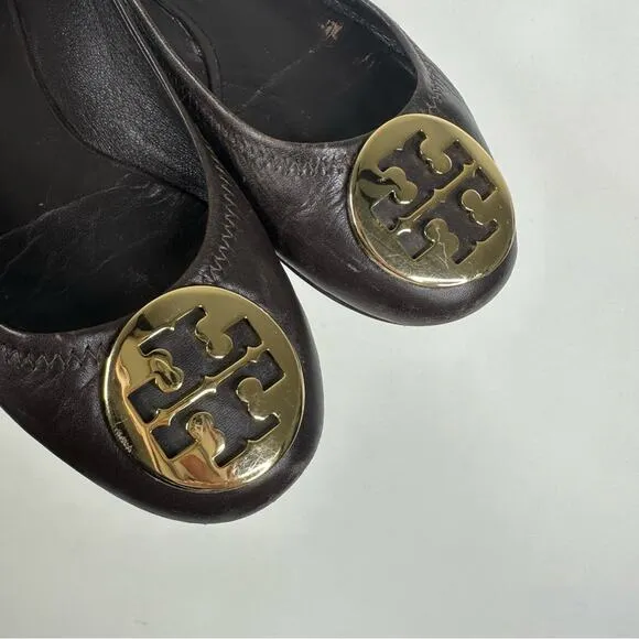 Tory Burch Size 7 M Brown Gold Logo Leather Ballet Flats