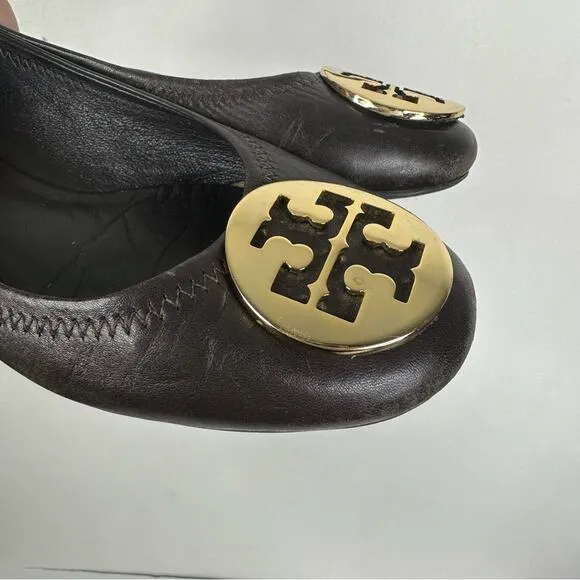 Tory Burch Size 7 M Brown Gold Logo Leather Ballet Flats