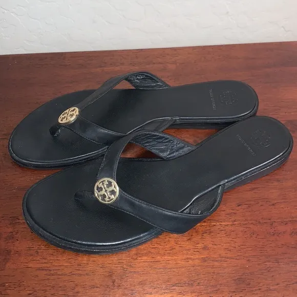TORY BURCH SIZE 9 BLACK LEATHER T-STRAP SANDALS