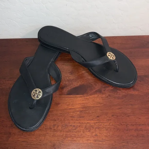 TORY BURCH SIZE 9 BLACK LEATHER T-STRAP SANDALS