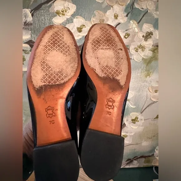 TORY BURCH T-Ring‎ Flat Black Patent Calf Flats size 7C