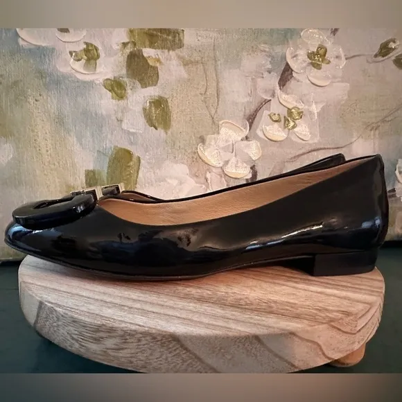 TORY BURCH T-Ring‎ Flat Black Patent Calf Flats size 7C