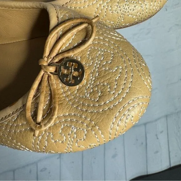 Tory Burch tan embroidered quilted leather round toe ballet flats size 9.5