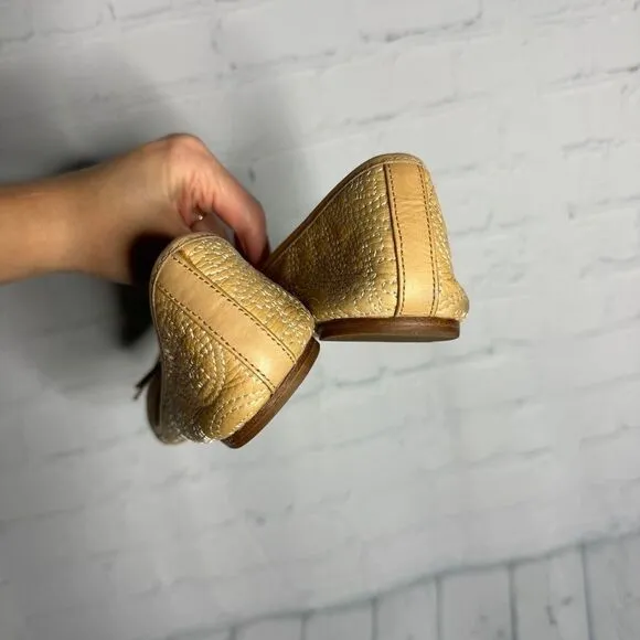 Tory Burch tan embroidered quilted leather round toe ballet flats size 9.5