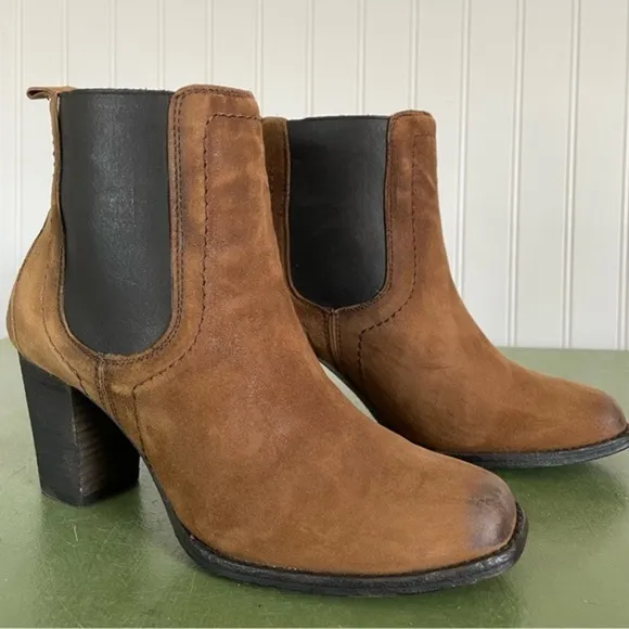 Trask Burnished Point Heeled Chelsea Boots in Nubuck Leather *Mexico*